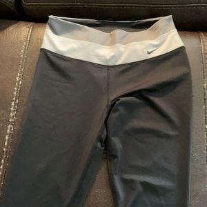 Nike cropped leggings